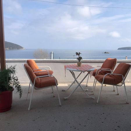 Nikos Rooms Néa Péramos 外观 照片