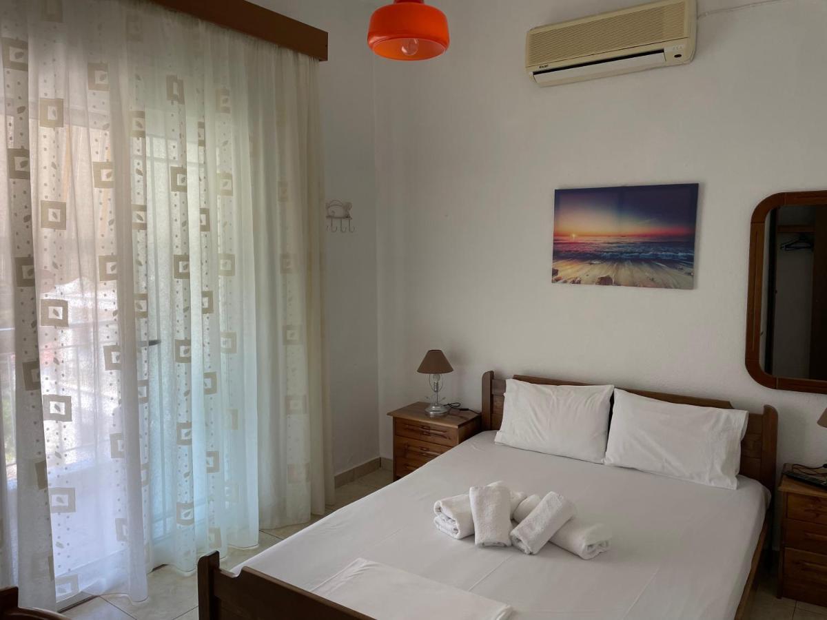 Nikos Rooms Néa Péramos 外观 照片