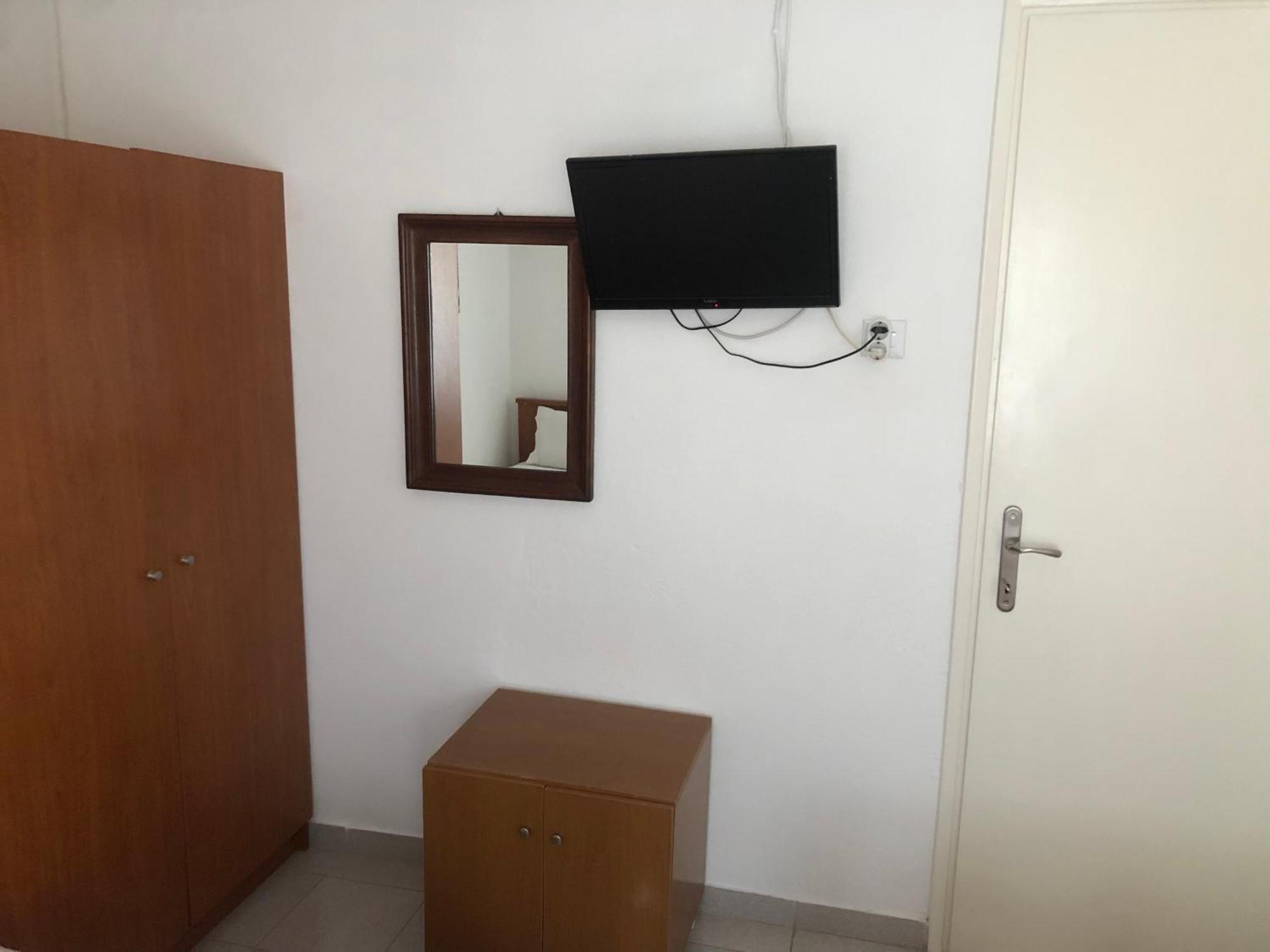 Nikos Rooms Néa Péramos 外观 照片