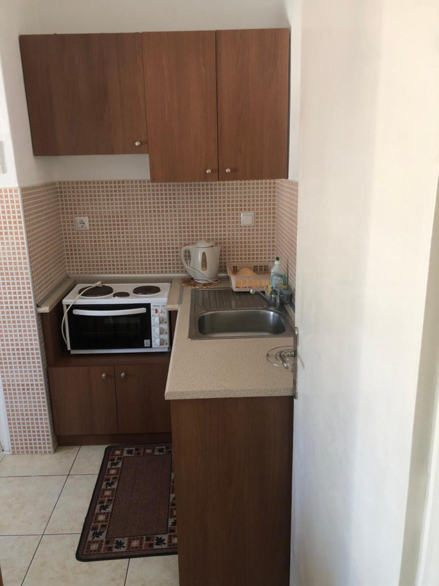Nikos Rooms Néa Péramos 外观 照片