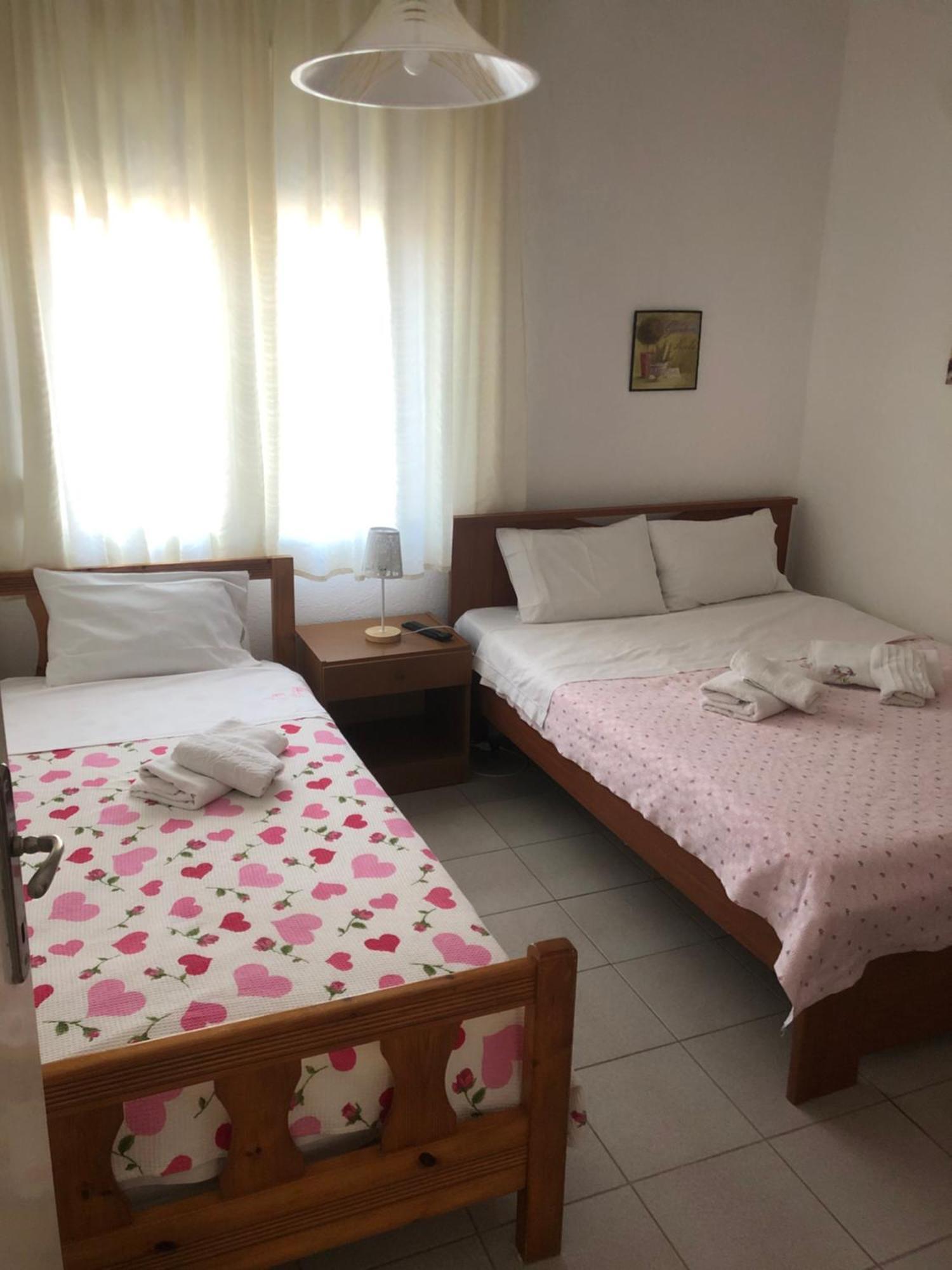 Nikos Rooms Néa Péramos 外观 照片